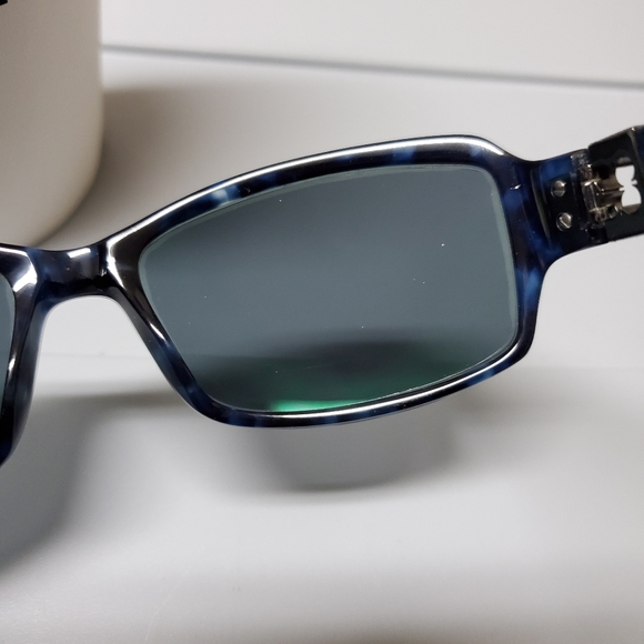 Designer prescription sunglasses w/ leather case - Picture 6 of 16